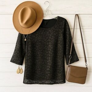 NWT Adrianna Papell floral metallic/ shimmer lace bell sleeve top ❤️